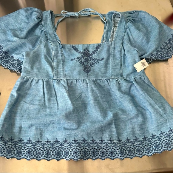 OLD NAVY Chambray Embroidered Peasant Top Smocked Back Flutter Sleeve Boho S NWT - Picture 11 of 13